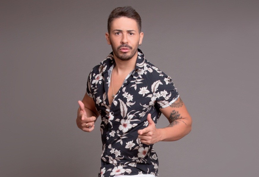 Carlinhos Maia apresenta show de humor