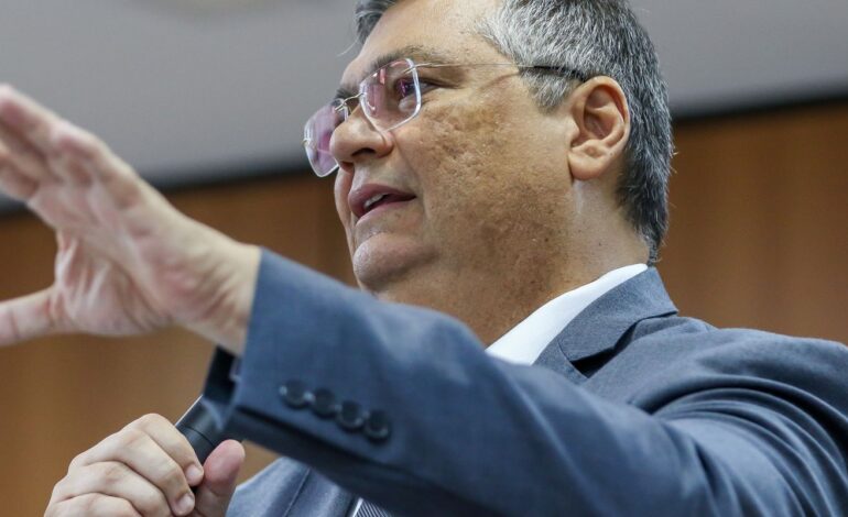 lula-afirma-que-dino-e-vitima-de-fake-news-com-“ataques-plantados”