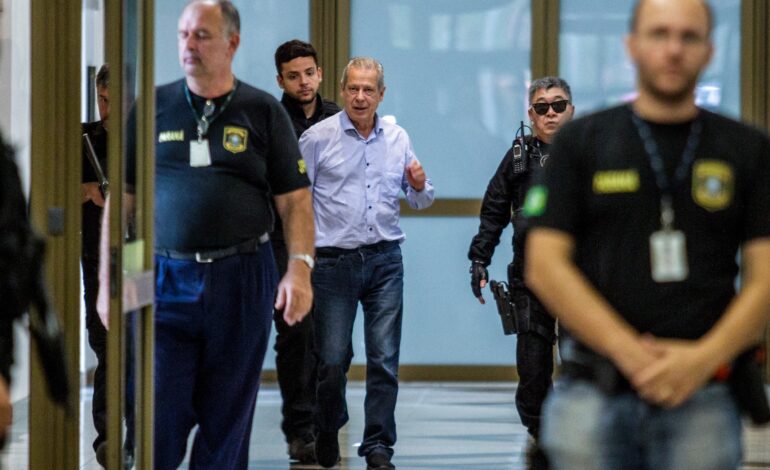 Dirceu pede ao Supremo perdão por pena no julgamento do mensalão