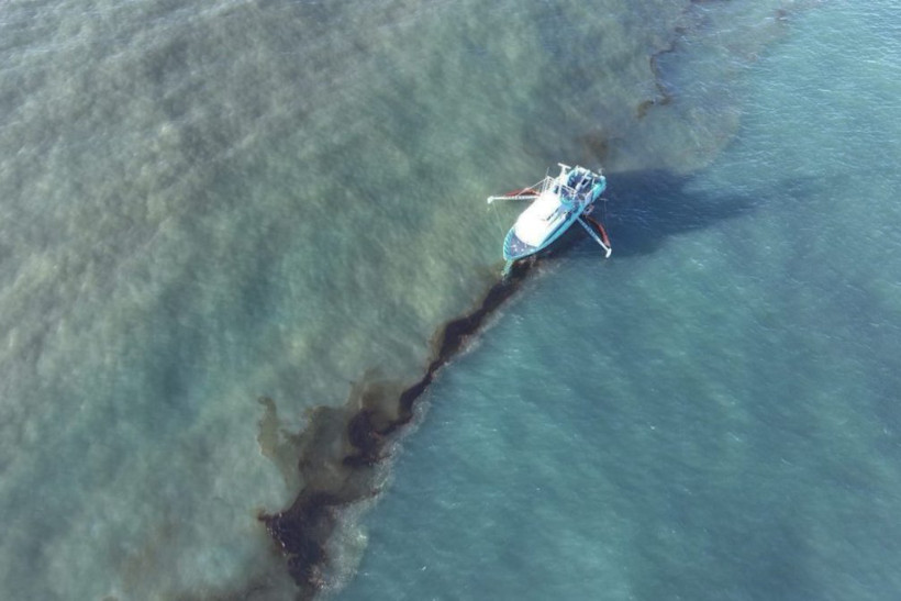 Vazamento em oleoduto despeja mais de 4 milhões de litros de petróleo no Golfo do México