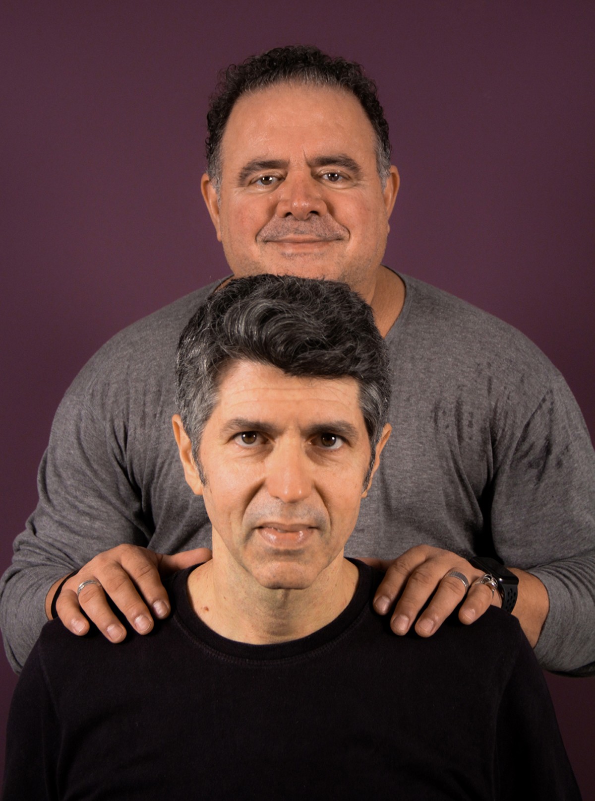 Dupla criada por Leo Jaime e Leoni lança single em que atualiza