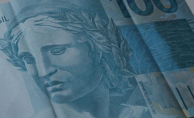 previsao-de-deficit-primario-em-2023-sobe-para-r$-203,4-bilhoes