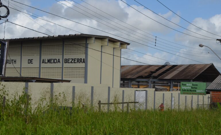 quadra-poliesportiva-de-escola-publica-do-ap-destelhada-por-ventanias-deve-ser-reformada