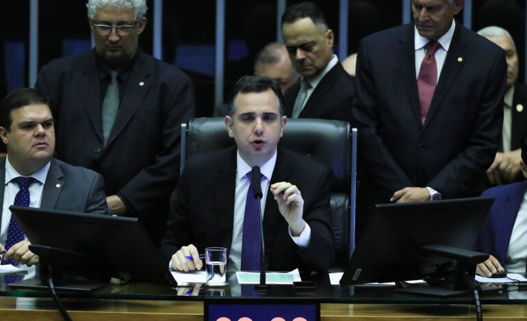 Dino e Gonet devem ser sabatinados na terceira semana de dezembro