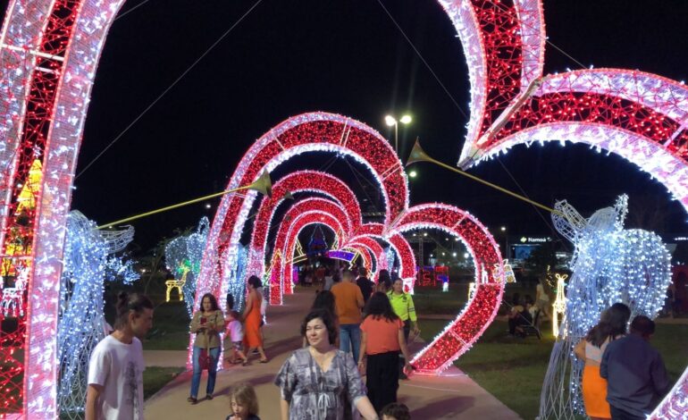 luzes-de-natal-sao-inauguradas-em-palmas-e-programacao-cultural-deve-continuar-apos-temporal