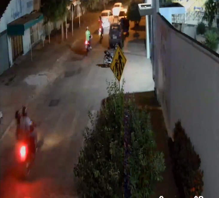 Suspeitos de matar homem em cima de moto na frente de escola são identificados pela polícia