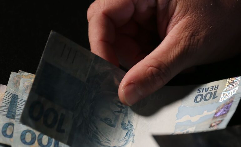 segunda-parcela-do-decimo-terceiro-deve-injetar-r$-106-bi-na-economia
