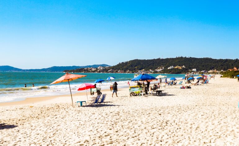 Como Florianópolis se prepara para receber turistas após temporada com