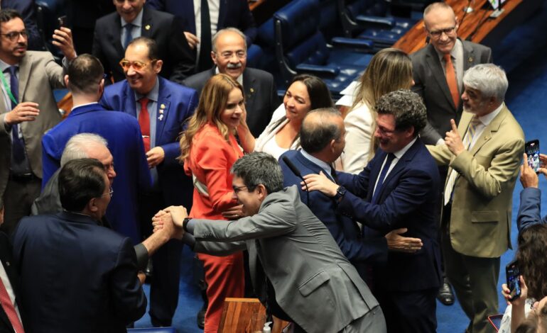 cesta-basica,-combustivel,-servicos:-o-que-muda-com-reforma-tributaria