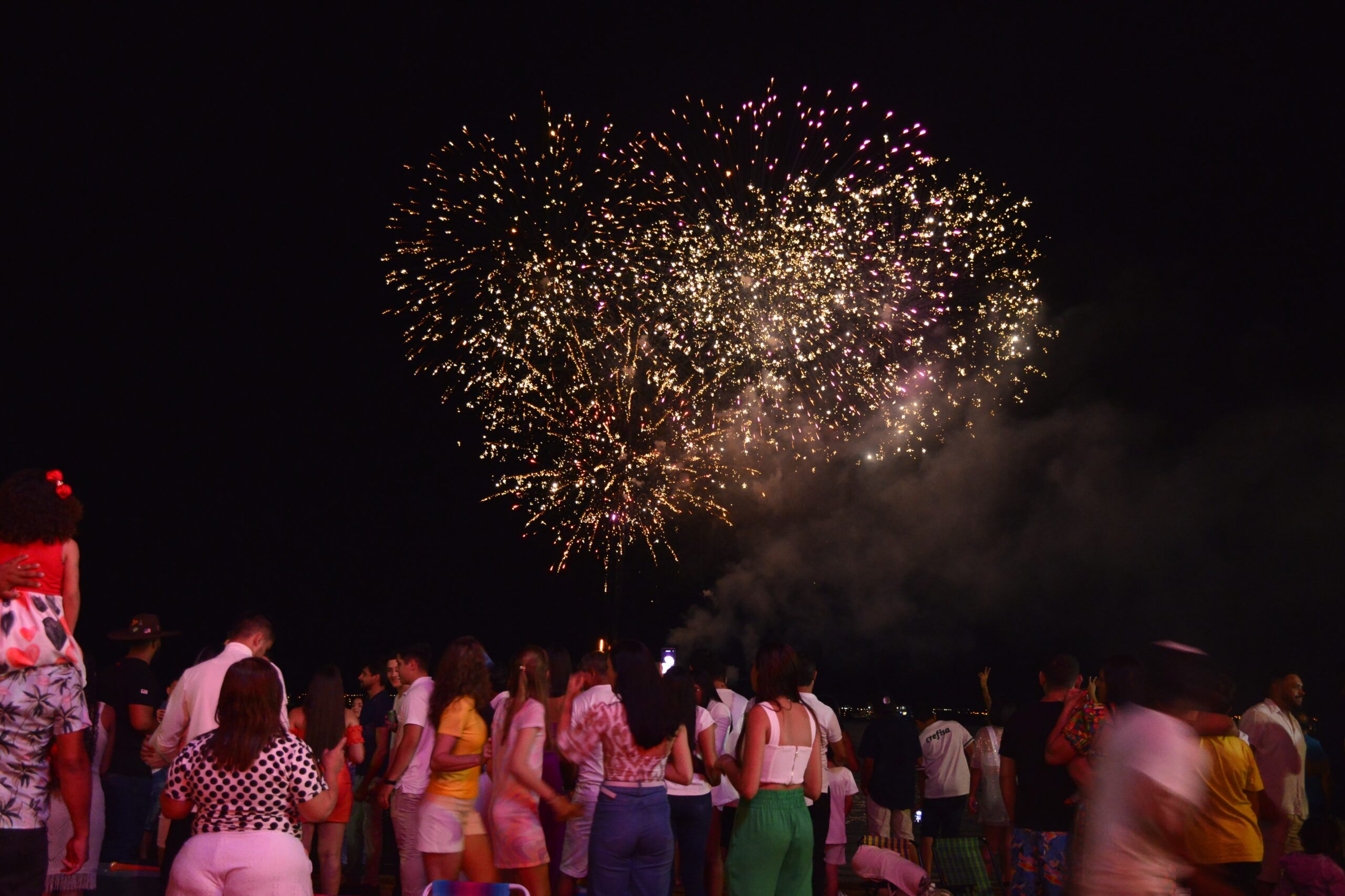 Fogos, sertanejo e forró: cidades do Tocantins divulgam programação para o Réveillon