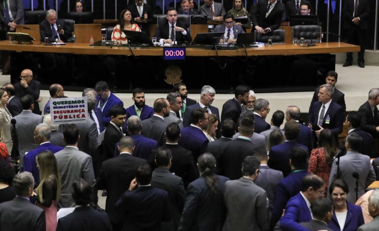 Presidente Lula sanciona LDO de 2024 com vetos e meta fiscal zero