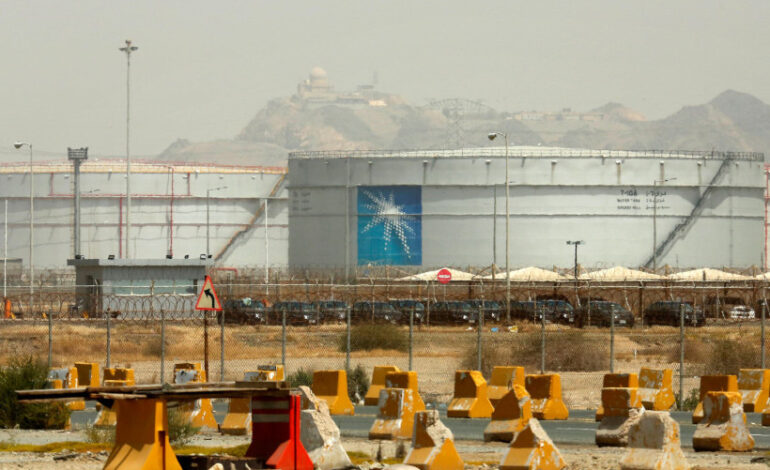 arabia-saudita-surpreende-e-suspende-aumento-da-producao-de-combustiveis-fosseis