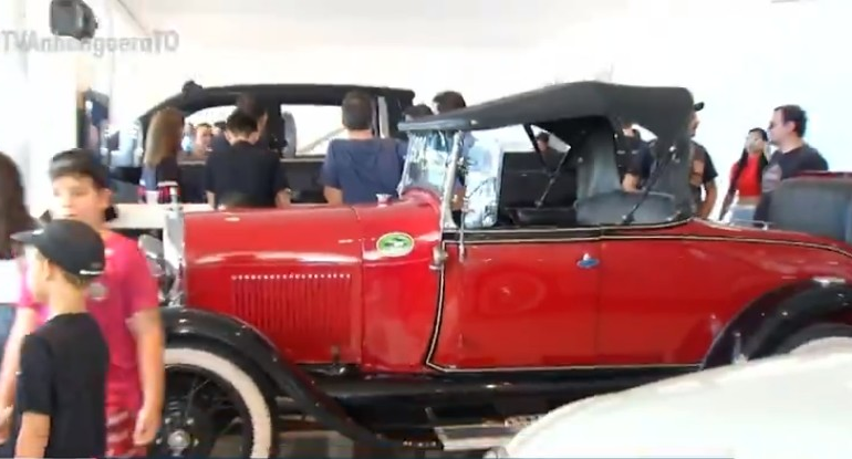 empresario-dedica-vida-a-carros-antigos-e-tem-colecao-com-58-classicos: