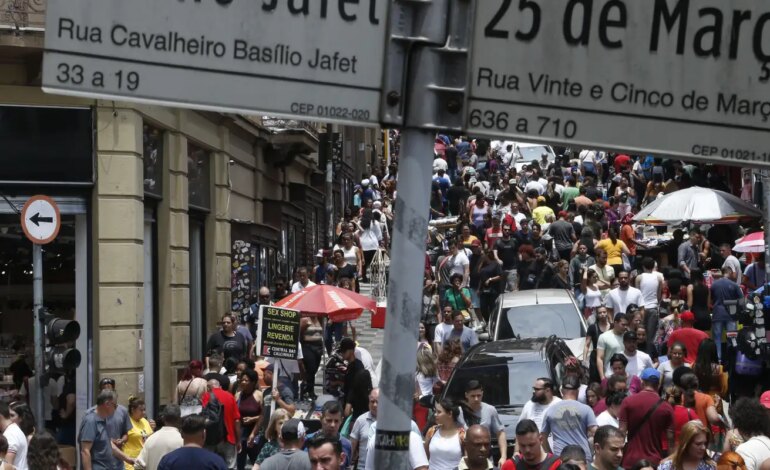 governo-adia-por-3-meses-portaria-sobre-trabalho-aos-feriados