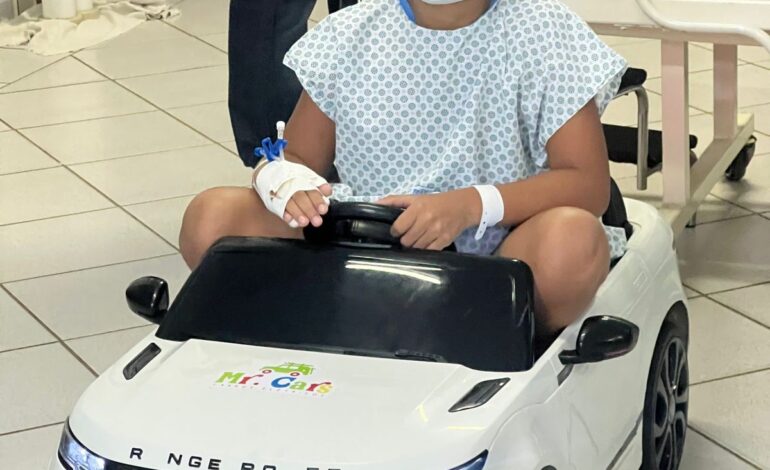 hospital-usa-carrinho-de-controle-remoto-para-levar-criancas-ate-centro-cirurgico;-video