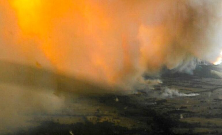 australia:-calor-e-ameacas-de-incendio-levam-milhares-a-deixar-casas