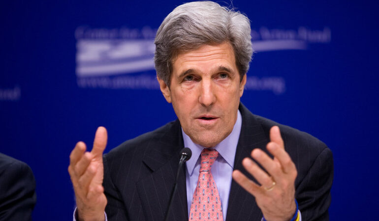 Populismo de extrema-direita ameaça luta global contra crise climática, alerta John Kerry