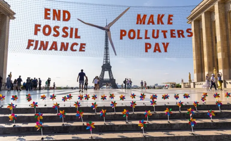 ue-quer-que-industria-de-combustiveis-fosseis-pague-combate-as-mudancas-climaticas