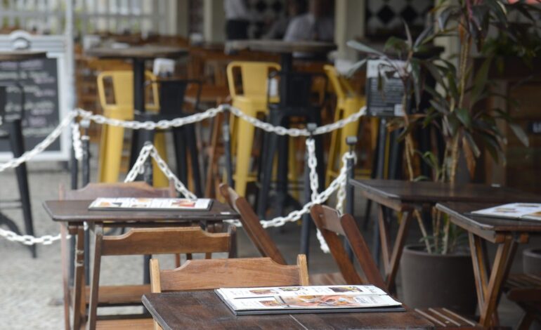 Número de bares e restaurantes com prejuízo em janeiro aumenta 60%