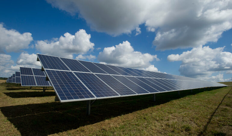energia-solar-continua-crescendo-e-atinge-40-gw-de-capacidade-no-brasil