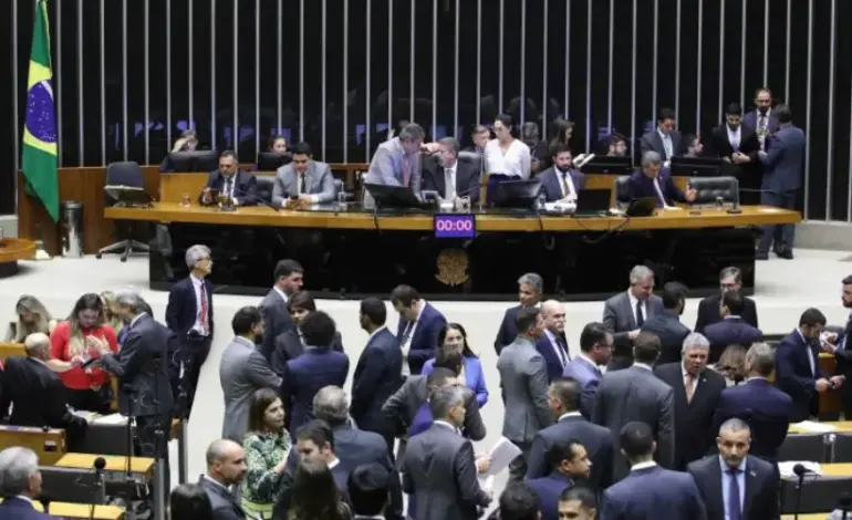 camara-dos-deputados-inclui-gas-fossil-no-plano-de-transicao-energetica