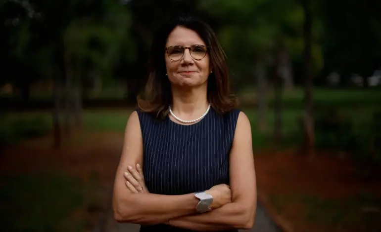 Não há plano para combustíveis fósseis bancarem transição energética, diz Ana Toni