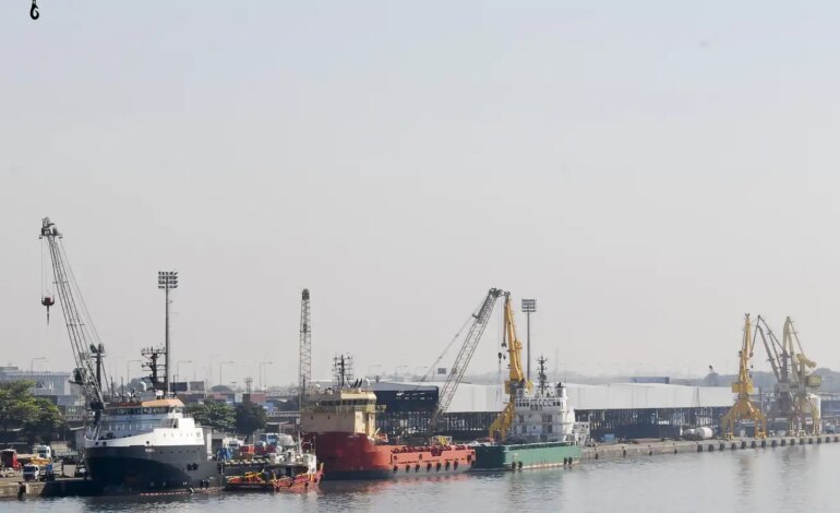 balanca-comercial-tem-superavit-de-us$-7,482-bilhoes-em-marco