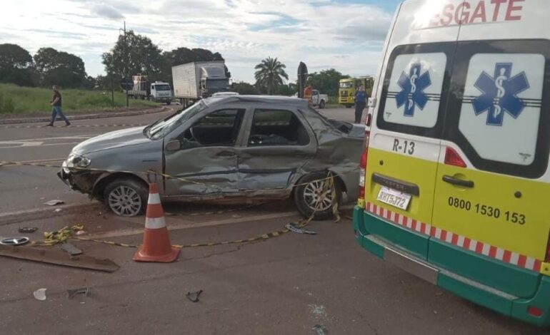 motorista-morre-apos-carro-de-passeio-bater-em-caminhao-de-carga-na-br-153