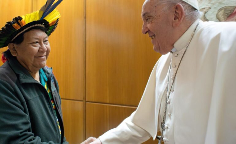 Líder yanomami Davi Kopenawa pede a Papa que apoie retirada de garimpo