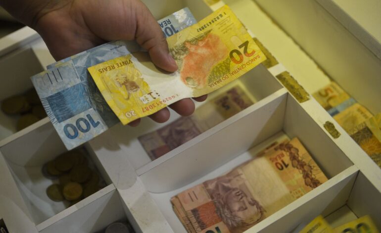 caixa-libera-abono-do-pis/pasep-para-nascidos-em-marco-e-abril