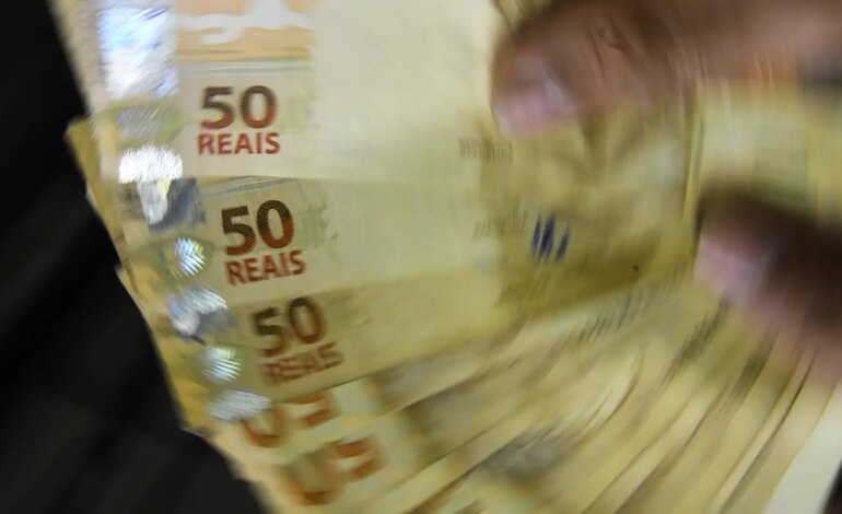 governo-propoe-salario-minimo-de-r$-1.502-em-2025