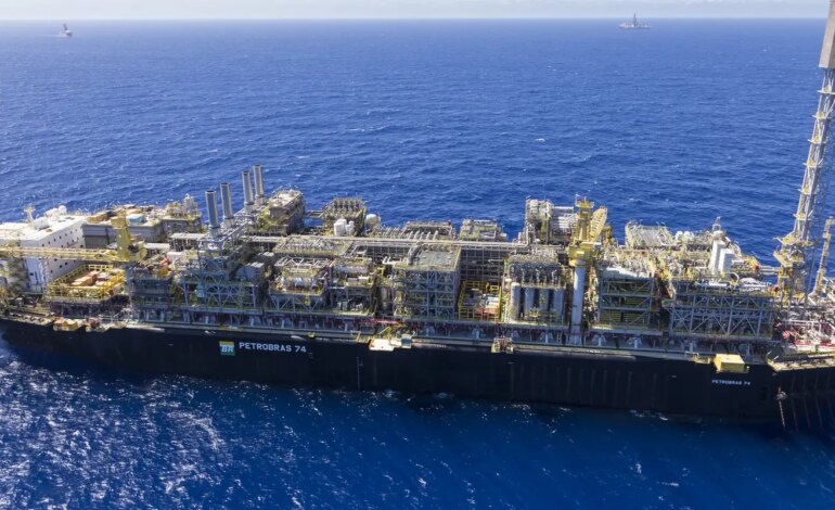 campo-de-buzios-atinge-marca-de-1-bilhao-de-barris-de-petroleo