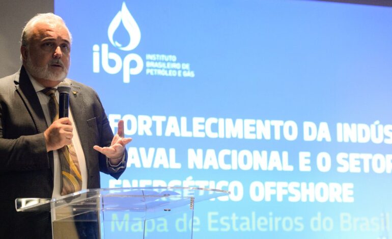 dos-48-estaleiros-brasileiros,-15-estao-desativados-ou-sem-demanda