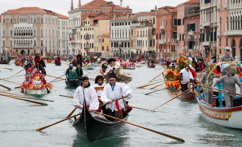 veneza-inicia-cobranca-de-taxa-diaria-de-cinco-euros-para-conter-turismo-em-massa
