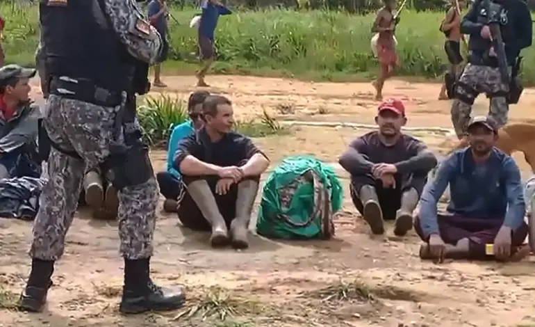 indigenas-rendem-garimpeiros-na-terra-yanomami