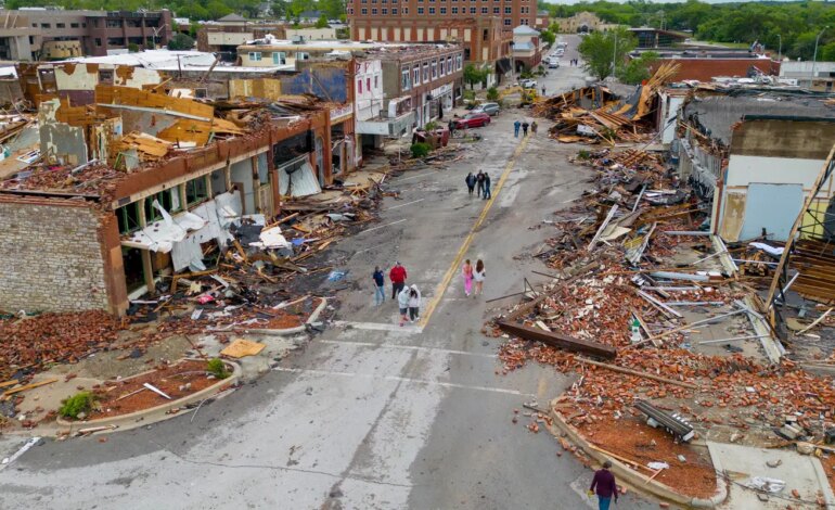 tornados-deixam-3-mortos-em-oklahoma;-dezenas-de-pessoas-ficam-feridas