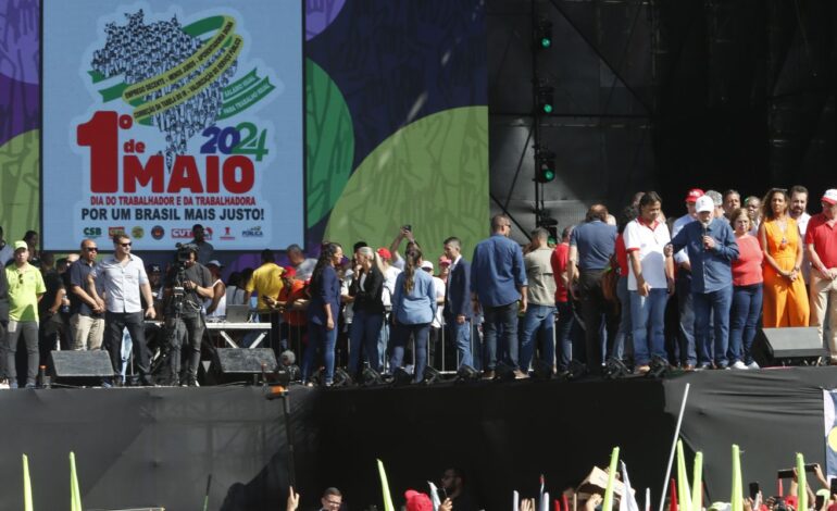 Lula sanciona lei que altera tabela do Imposto de Renda