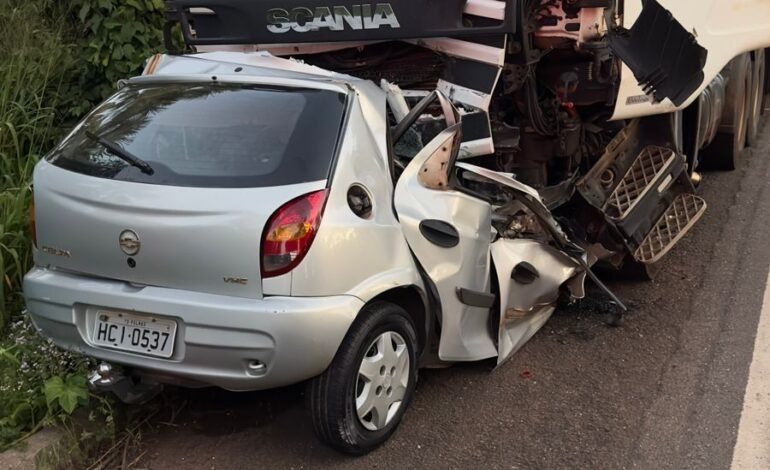 motorista-morre-apos-acidente-com-caminhao-na-br-153