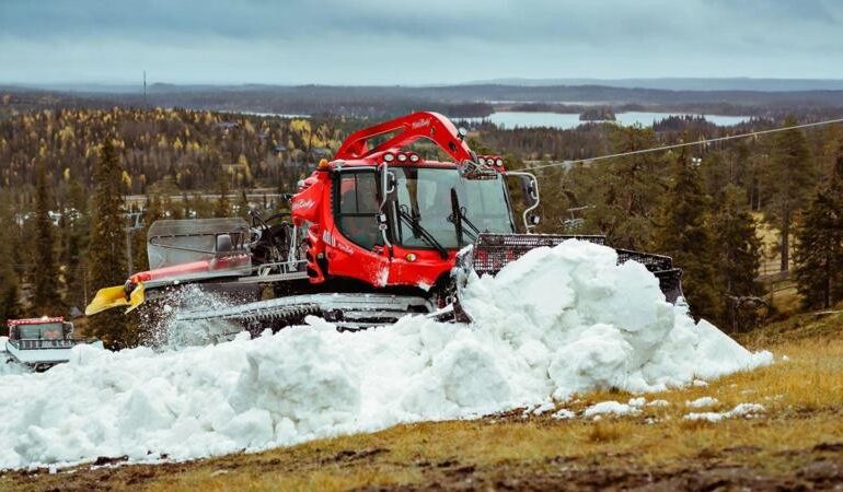 como-resorts-de-esqui-estao-estocando-neve-para-compensar-falta-no-inverno