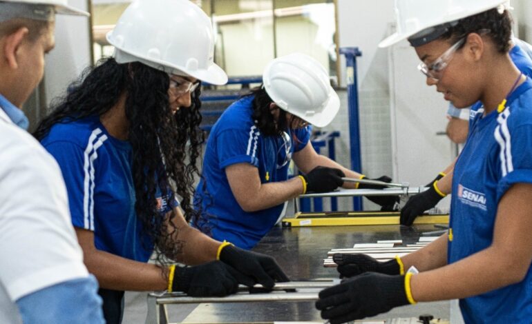 processo-seletivo-do-senai-oferta-vagas-para-tecnicos-e-instrutor-com-salarios-de-ate-r$-5,5-mil