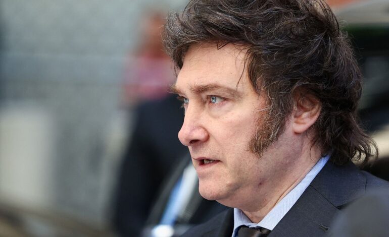 milei-retira-do-ar-sites-e-perfis-de-radios-e-tv-publicas-da-argentina