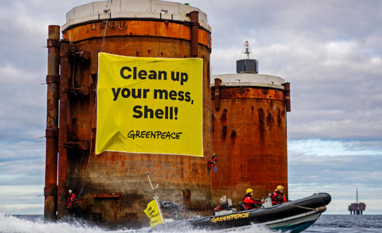 “a-shell-mata-o-clima”:-acionistas-da-petroleira-rejeitam-resolucao-climatica