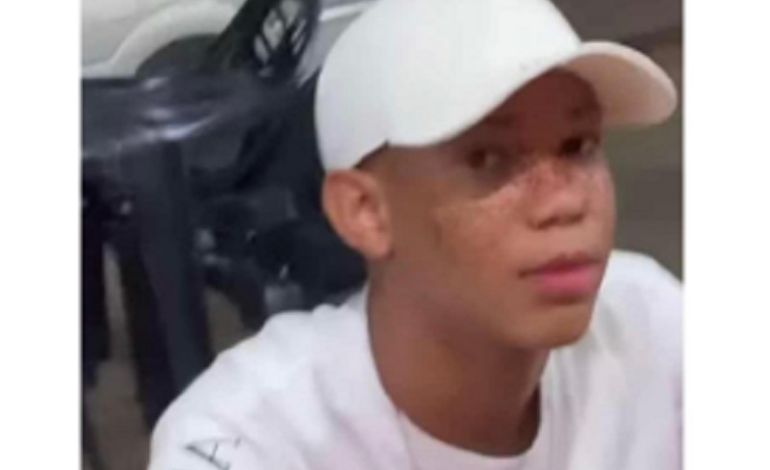 adolescente-morre-apos-cair-de-moto-e-ser-atropelado-por-caminhao,-diz-pm