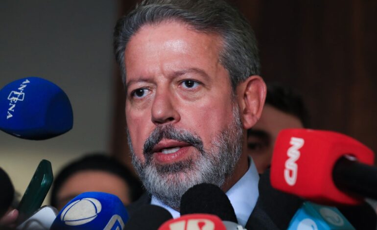 Lira anuncia comissão para debater PL do Aborto no segundo semestre