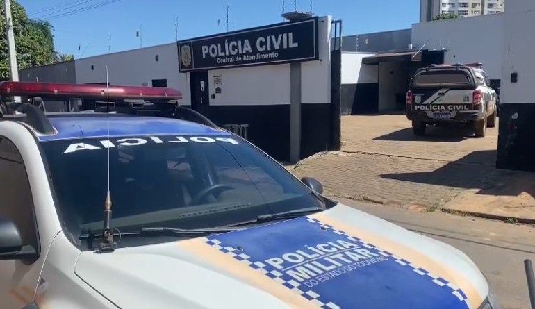 mae-e-presa-suspeita-fazer-corte-no-pescoco-de-bebe-de-dois-meses