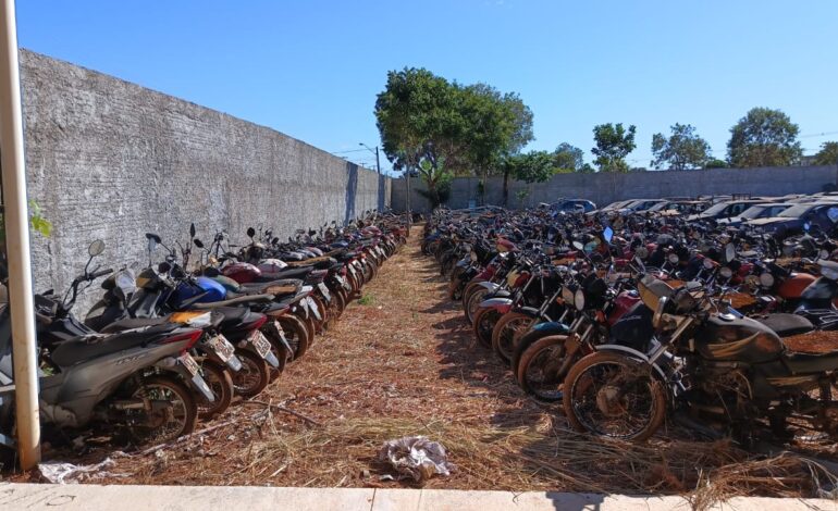 cerca-de-300-veiculos-abandonados-ou-apreendidos-em-palmas-serao-leiloados;-veja-regras