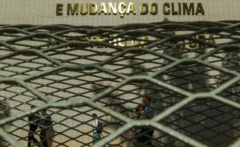 servidores-federais-ambientais-iniciam-greve