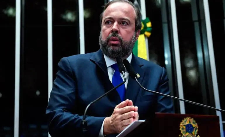 silveira-acredita-“piamente”-que-ibama-dara-licenca-para-poco-na-foz-do-amazonas
