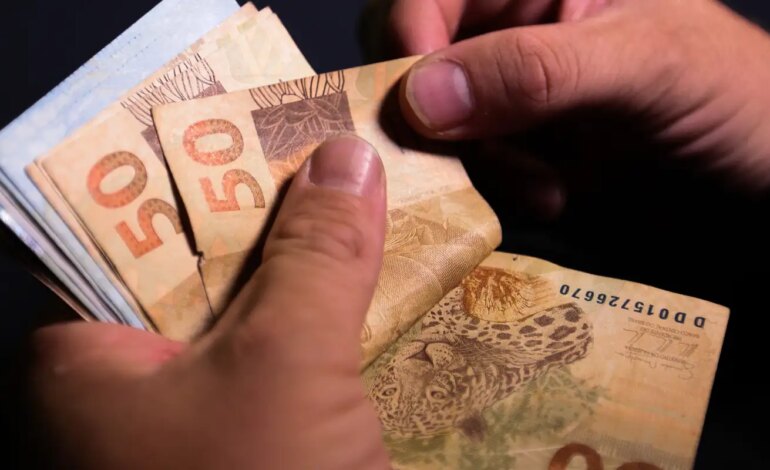 receita-restitui-r$-8,5-bilhoes-a-5,75-milhoes-de-contribuintes-hoje