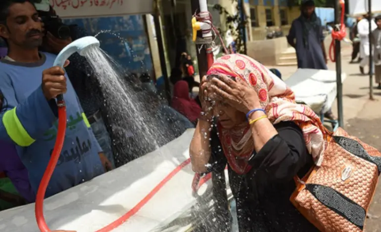 clima-extremo:-onda-de-calor-pode-ter-matado-mais-de-500-no-paquistao